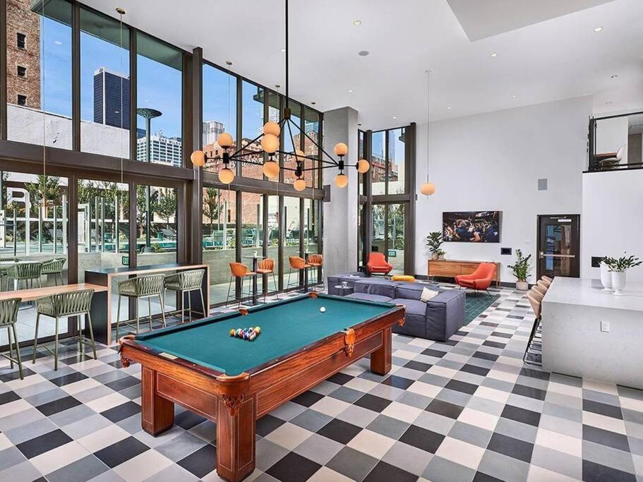 Top Floor High Rise 3 Bed Dtla Skyscraper Penthouse Los Angeles Bagian luar foto